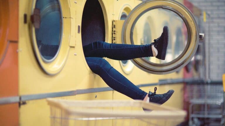 A Step By Step Guide To A Clean Washing Machine